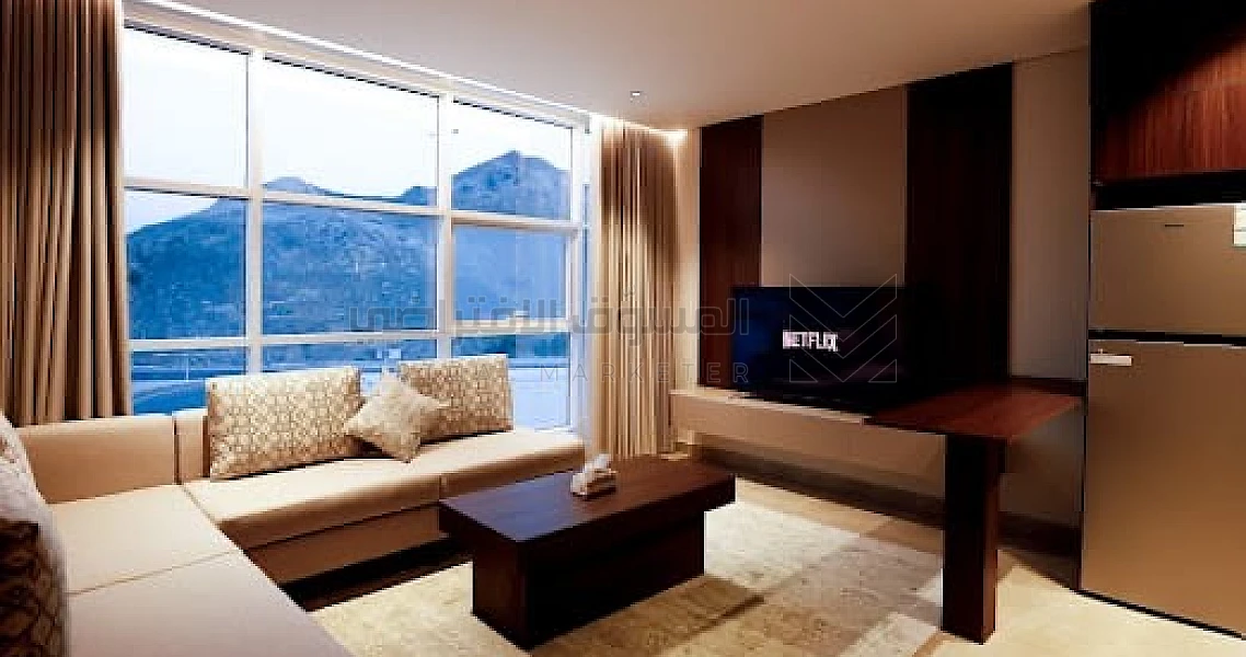 img-slider img-slider