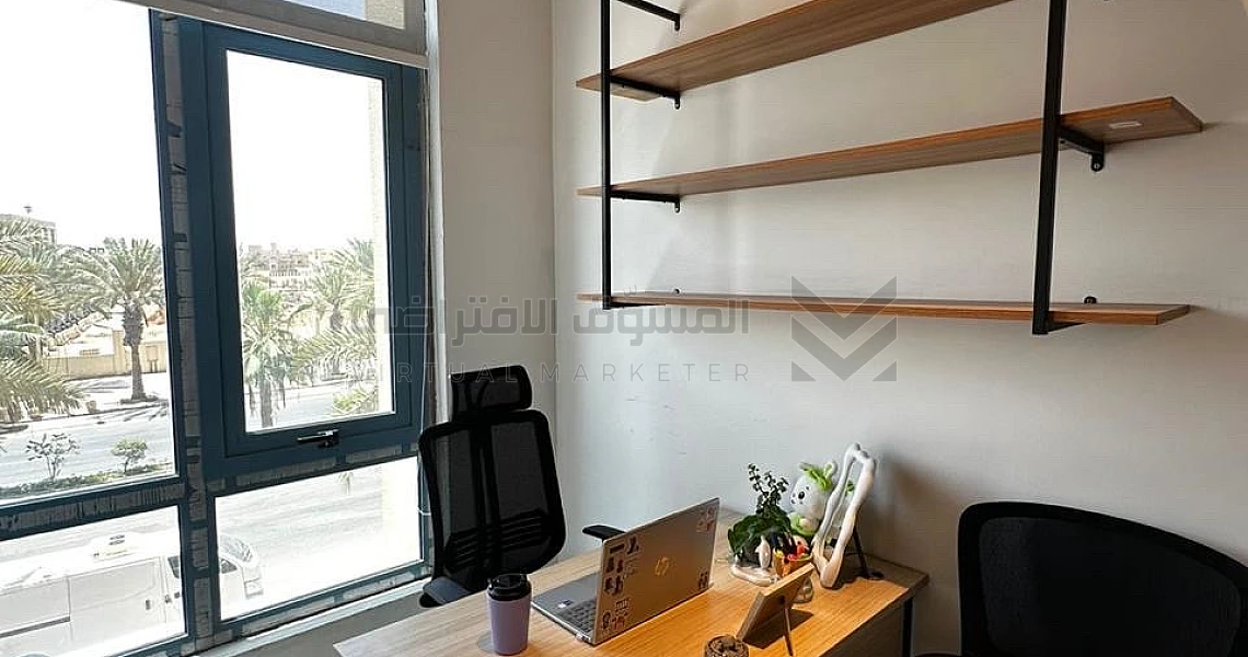 img-slider img-slider