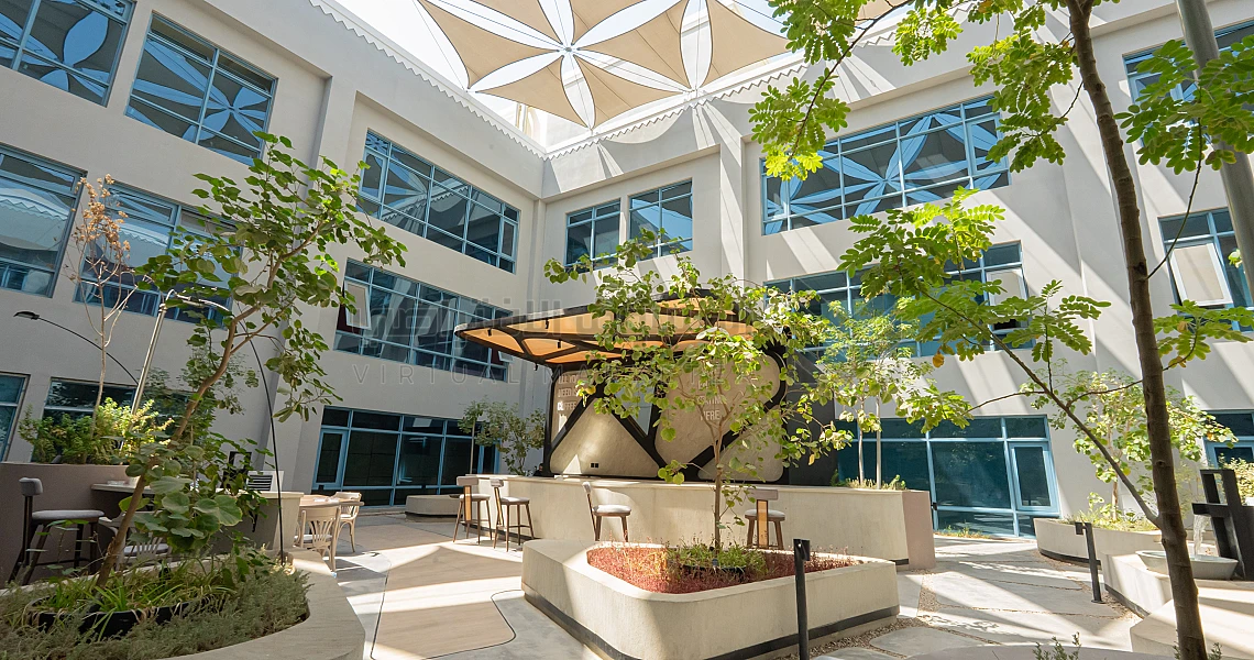 img-slider img-slider