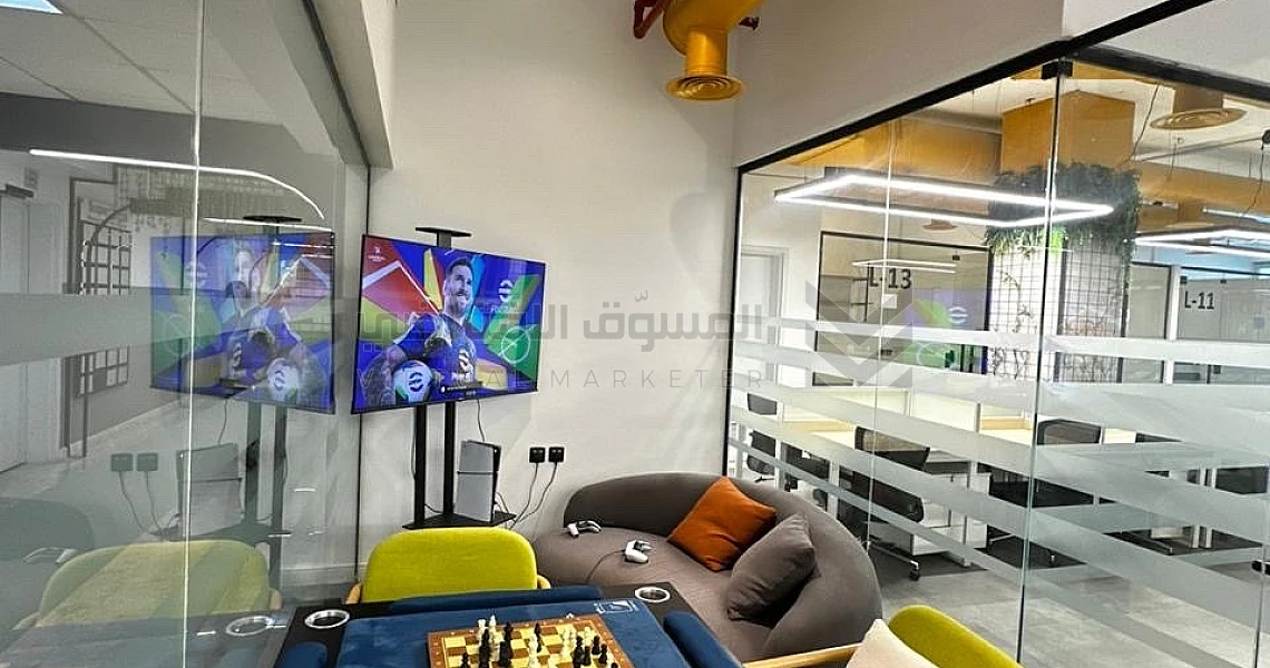 img-slider img-slider