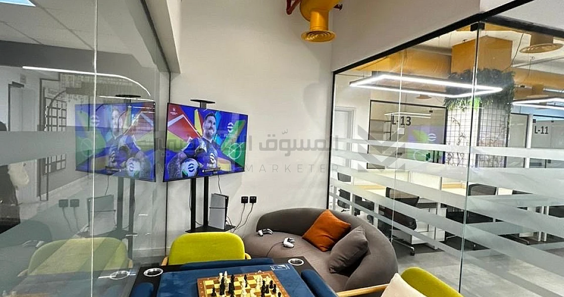 img-slider img-slider