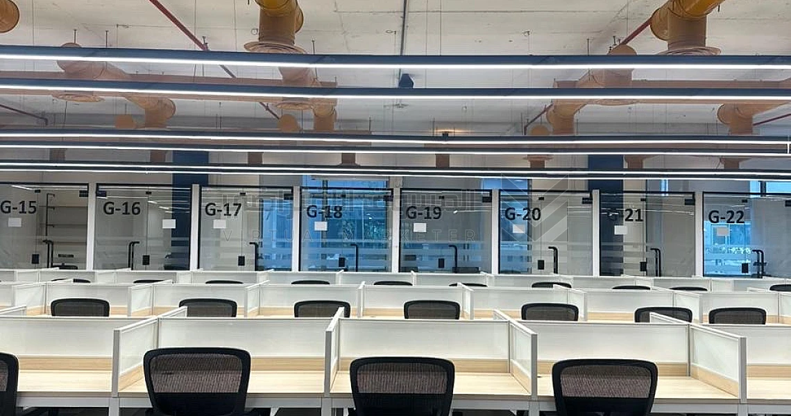 img-slider img-slider