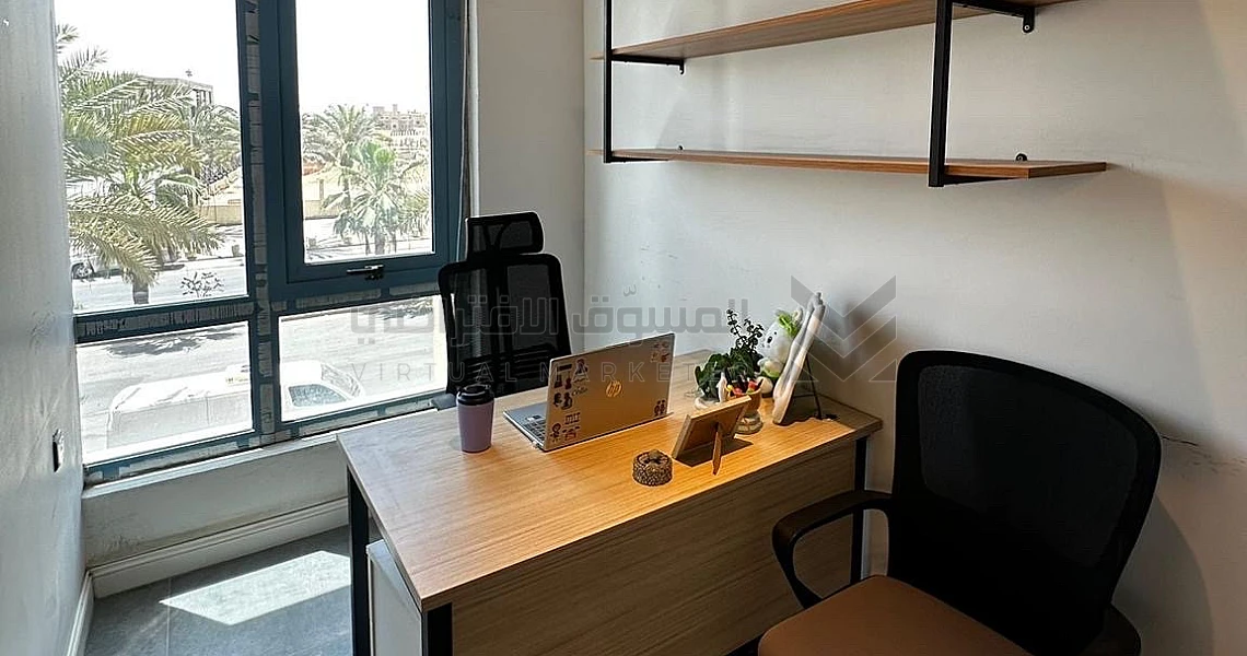 img-slider img-slider