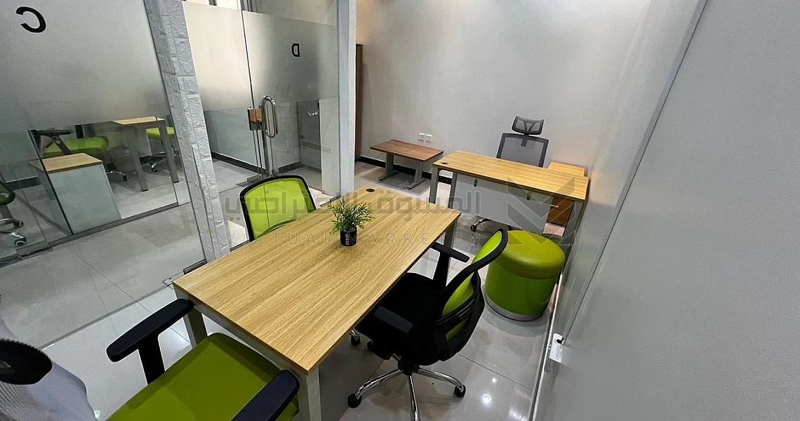 img-slider img-slider