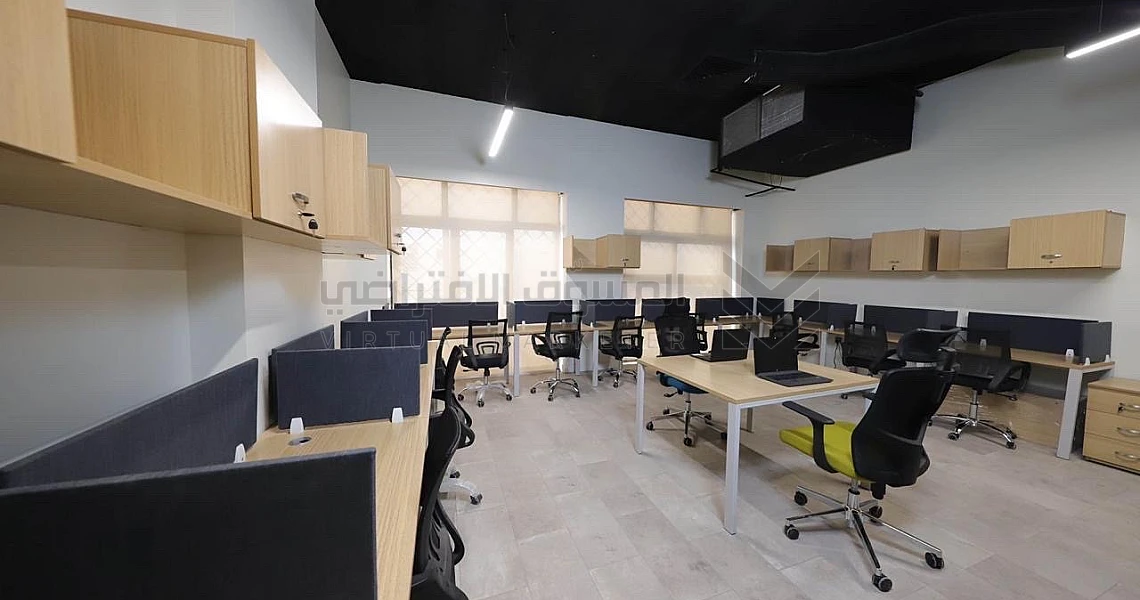 img-slider img-slider