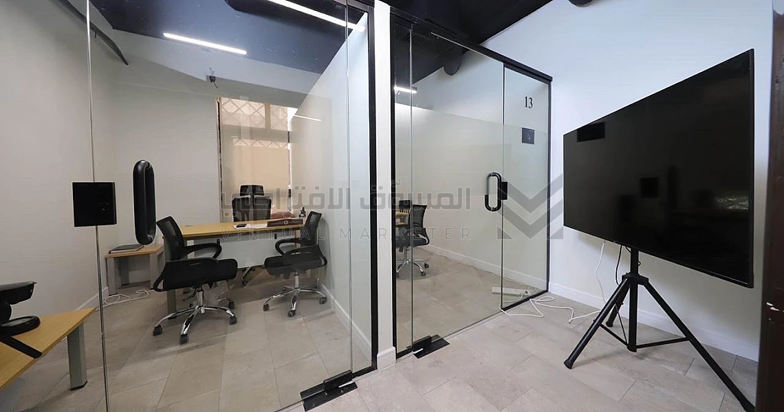 img-slider img-slider