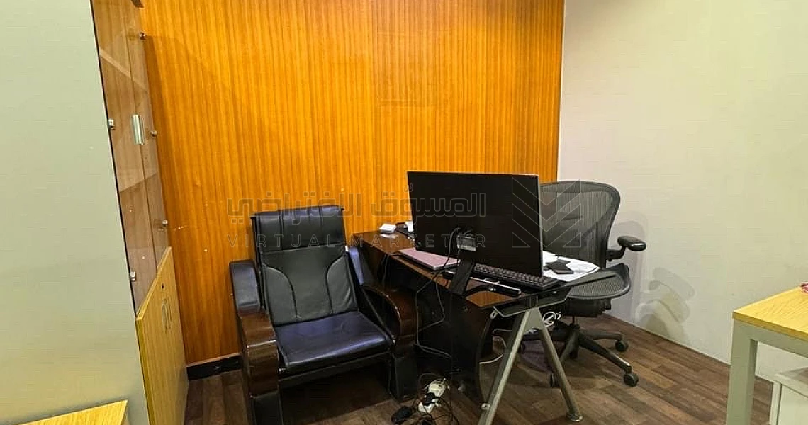 img-slider img-slider