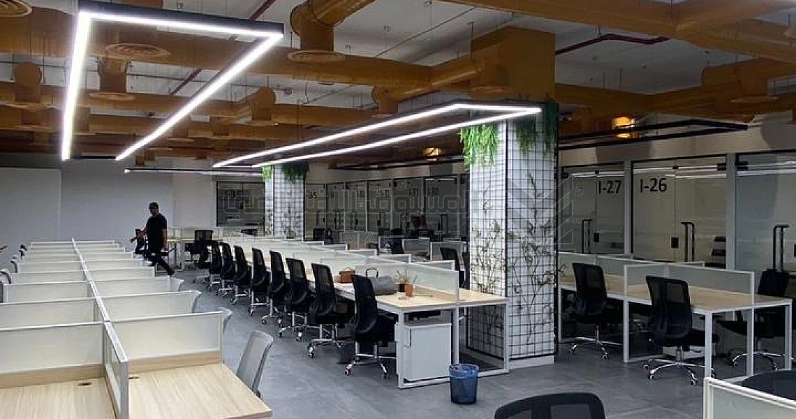 img-slider img-slider