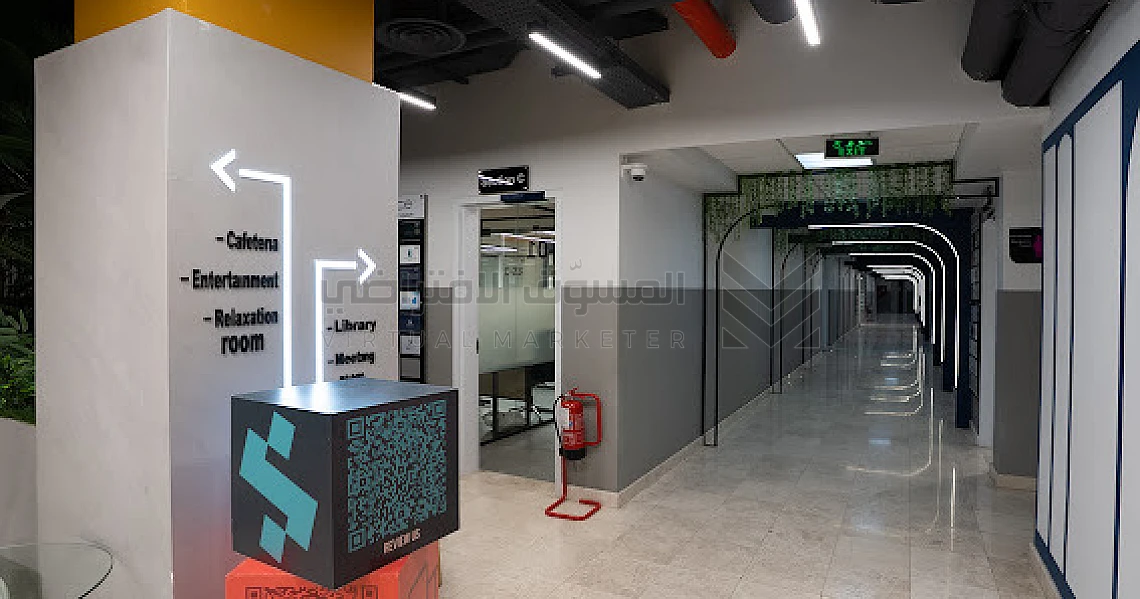 img-slider img-slider