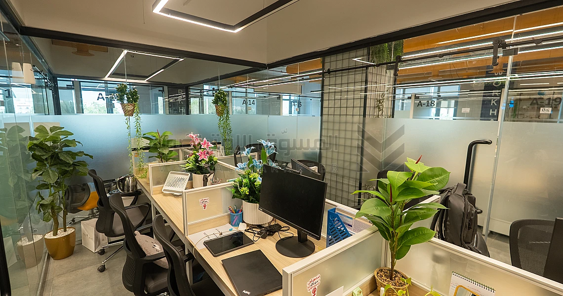 img-slider img-slider