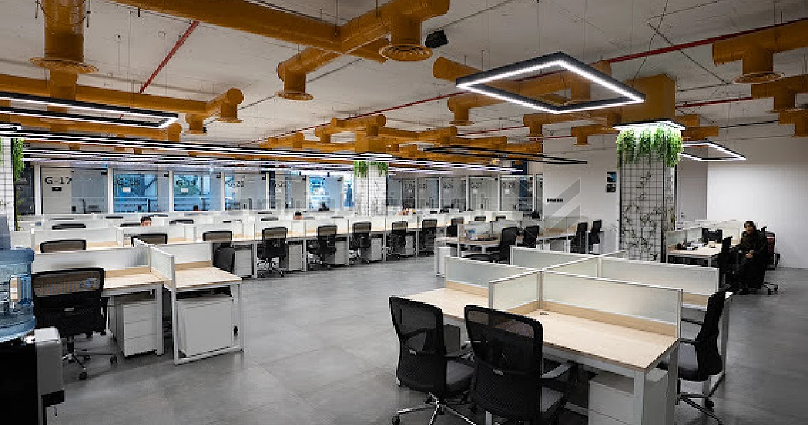 img-slider img-slider