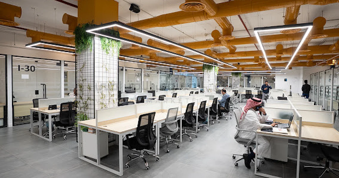 img-slider img-slider