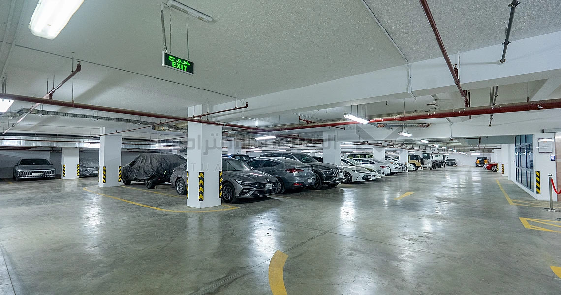 img-slider img-slider