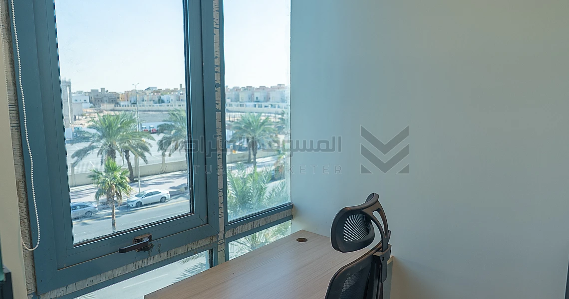 img-slider img-slider