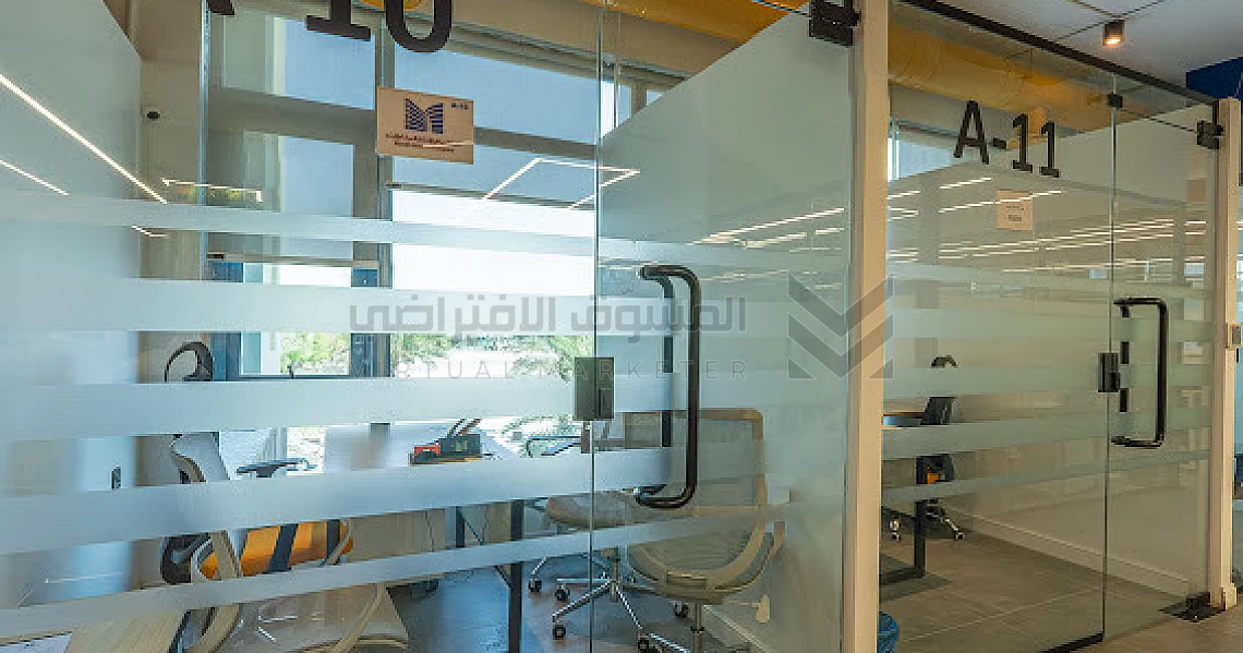 img-slider img-slider