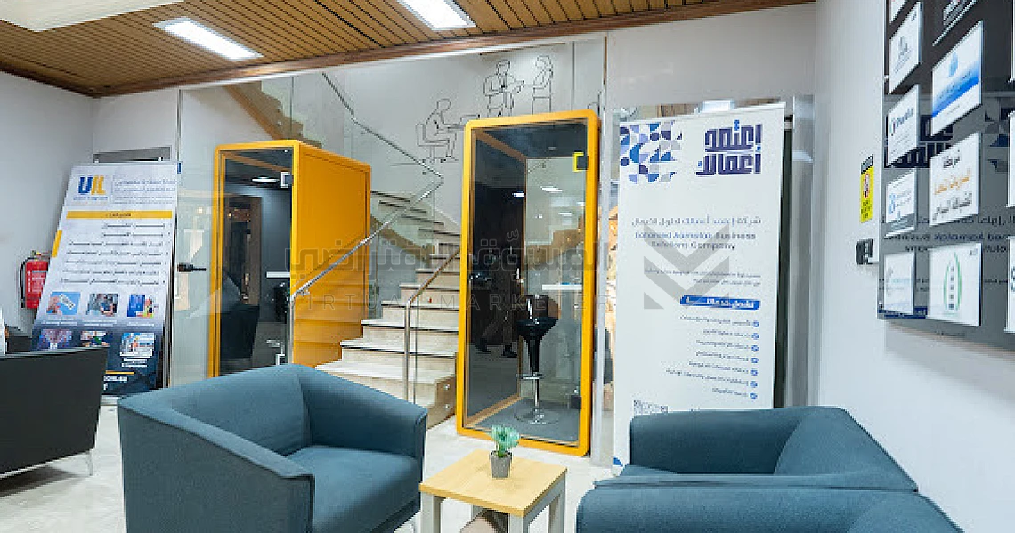 img-slider img-slider