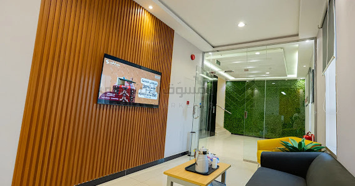 img-slider img-slider