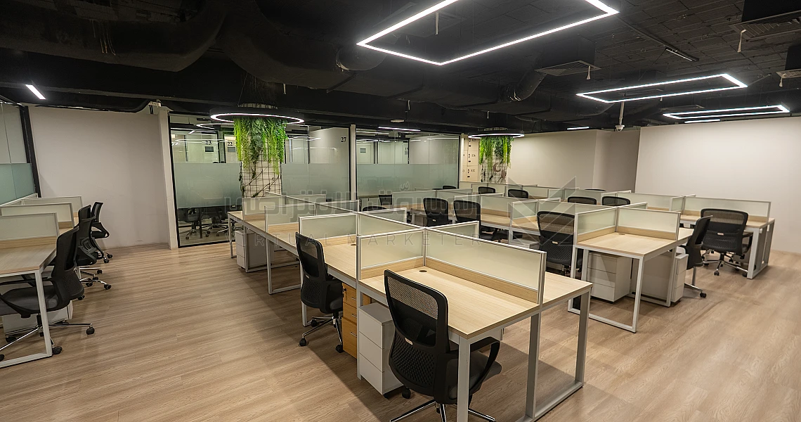 img-slider img-slider