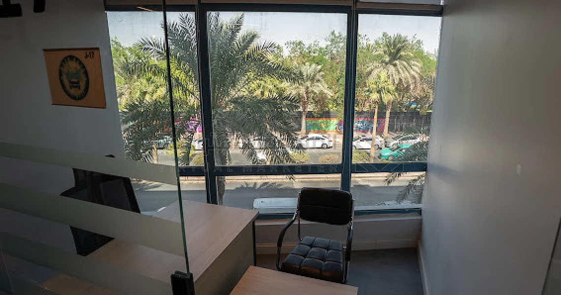 img-slider img-slider