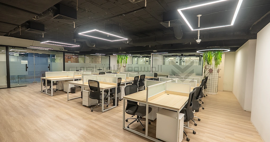 img-slider img-slider