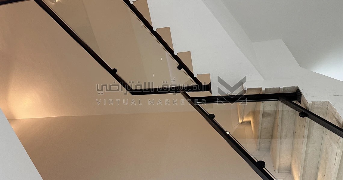 img-slider img-slider