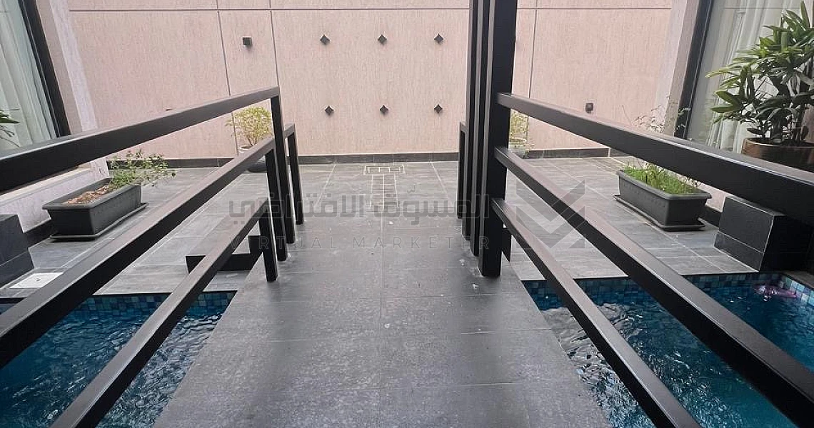 img-slider img-slider