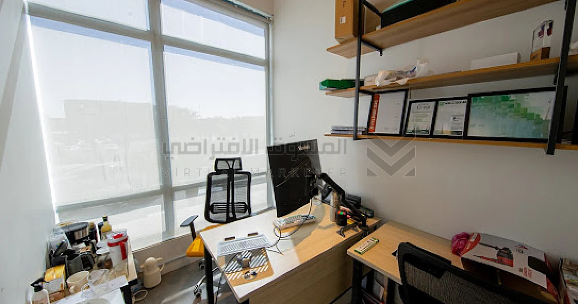 img-slider img-slider