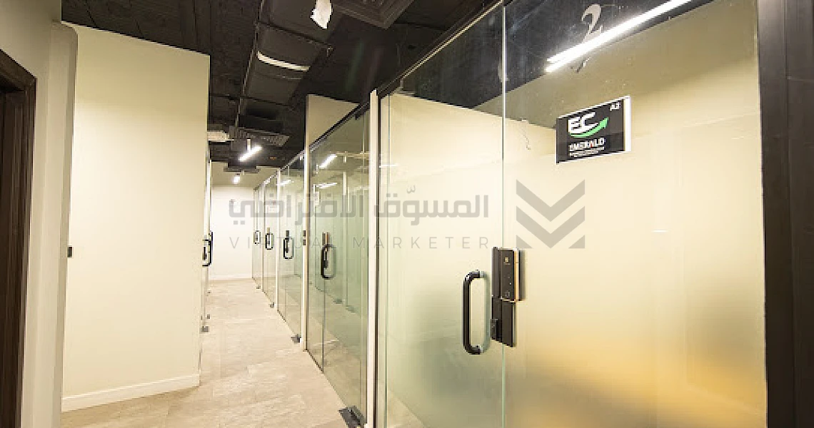 img-slider img-slider